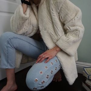 Lightwash Jeans// Kendall & Kylie